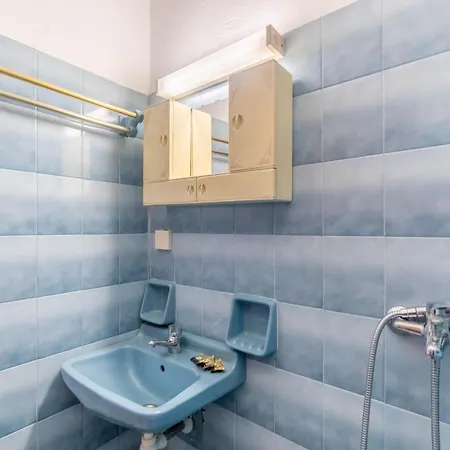 Mires House Side First Floor 10 Apartment