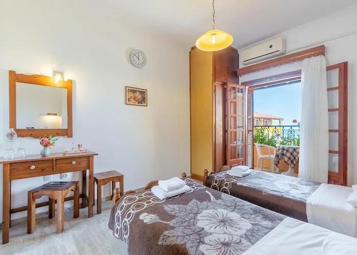 Mires House Side First Floor 10 Apartman *